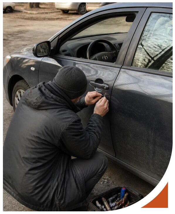 Профессиональное вскрытие автомобиля Тойота без повреждений в Красноуфимске